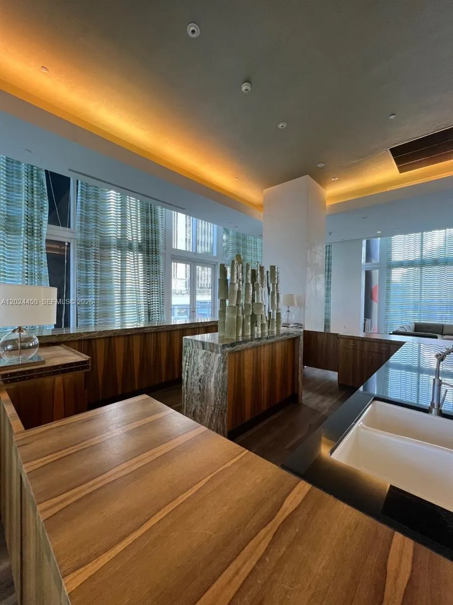 50 Biscayne Blvd #2401 Miami, FL 33132
