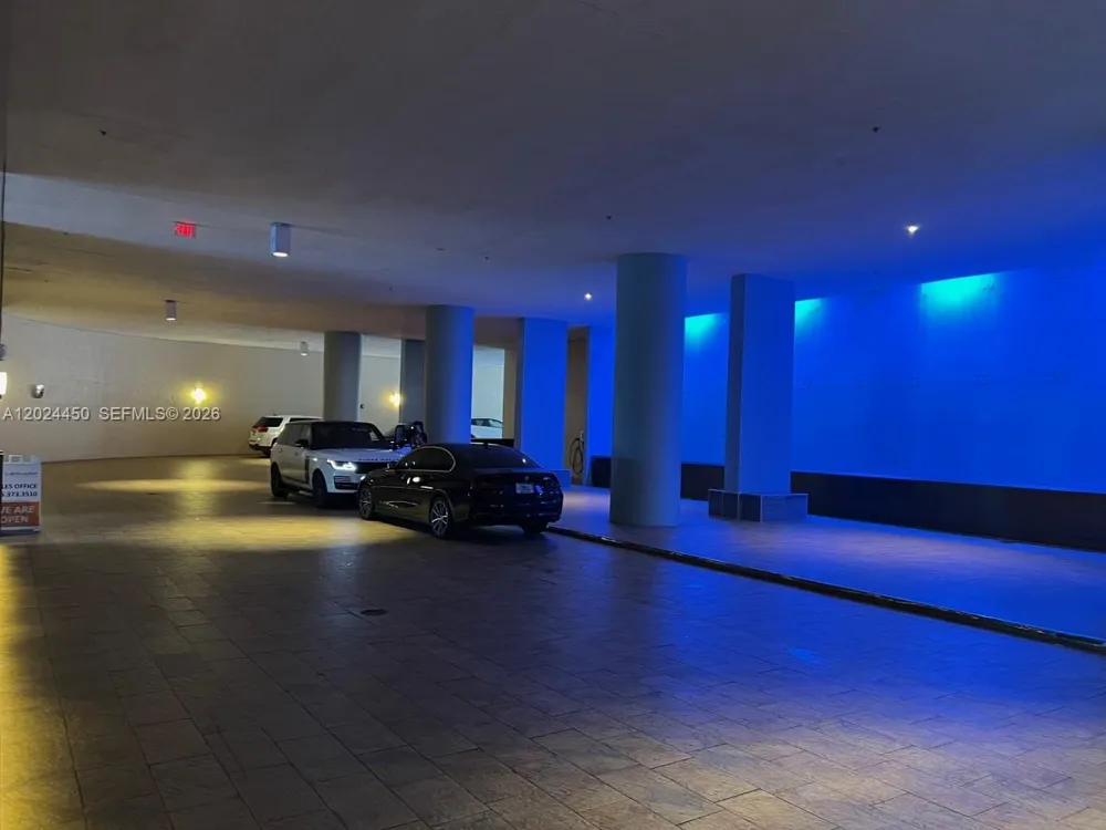 50 Biscayne Blvd #2401 Miami, FL 33132