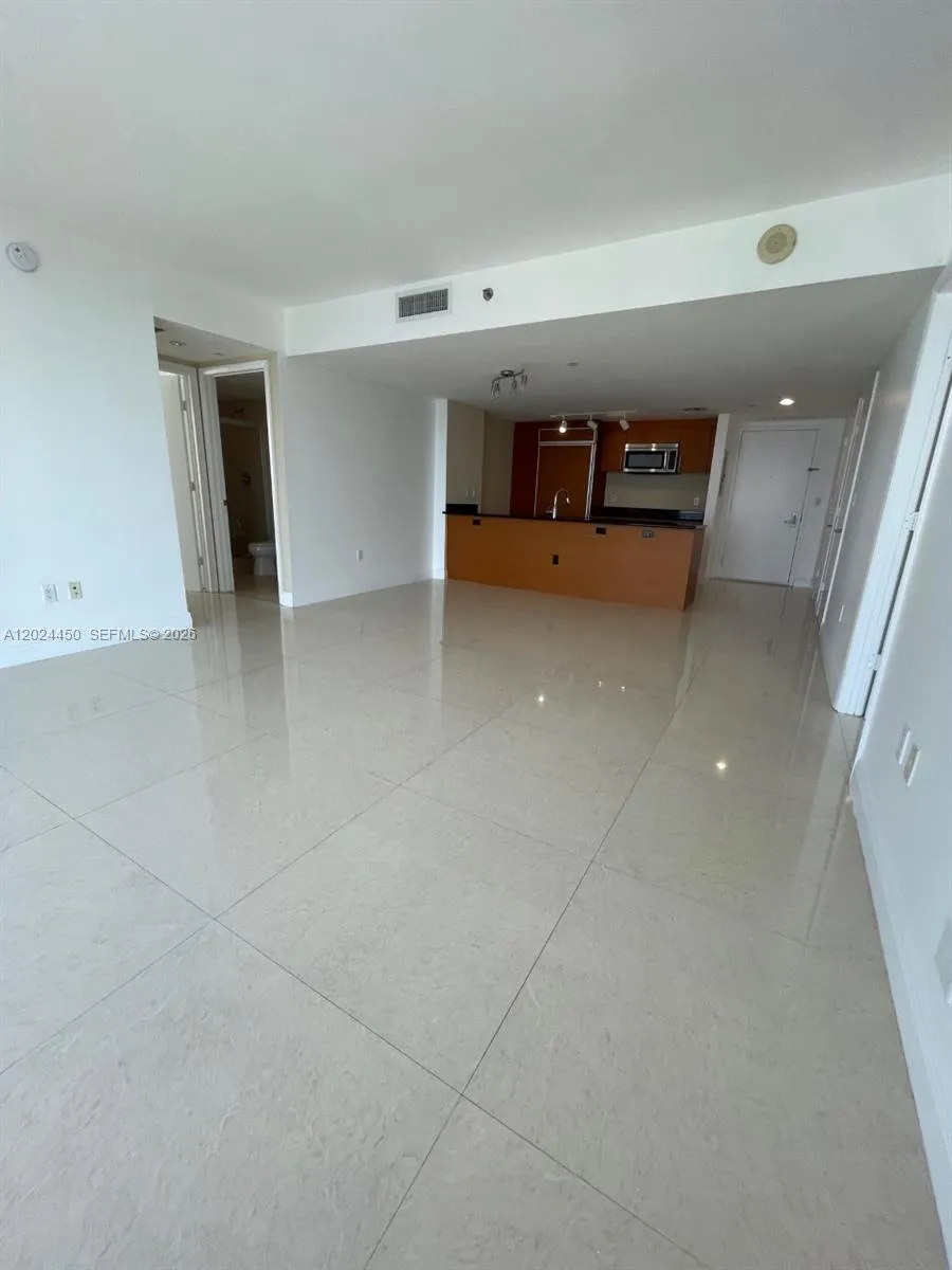 50 Biscayne Blvd #2401 Miami, FL 33132