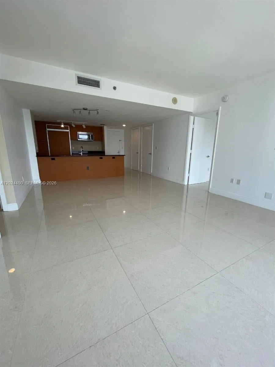50 Biscayne Blvd #2401 Miami, FL 33132