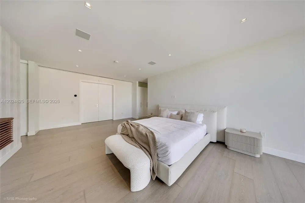 420 Hibiscus Dr Miami Beach, FL 33139