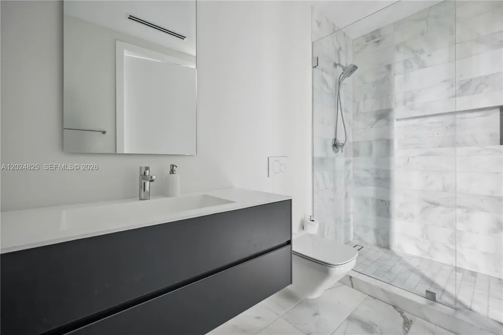 420 Hibiscus Dr Miami Beach, FL 33139
