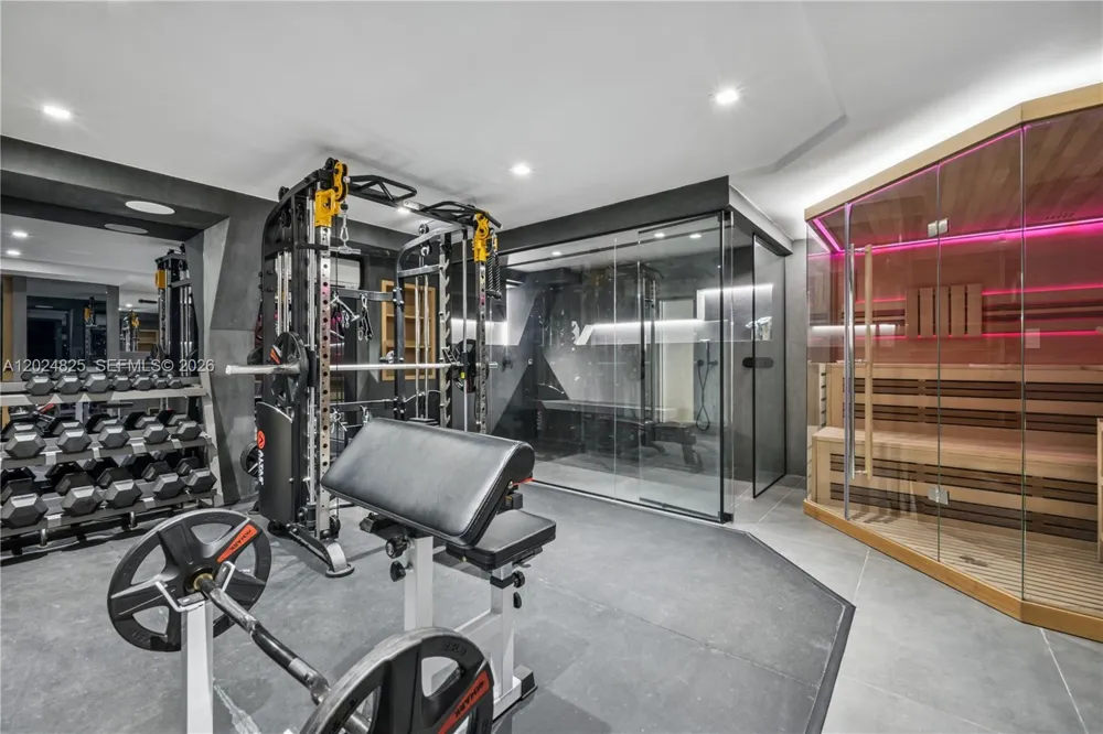 420 Hibiscus Dr Miami Beach, FL 33139