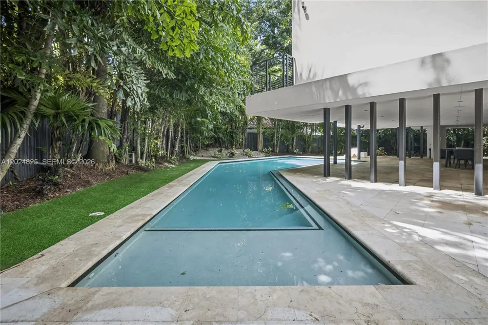 420 Hibiscus Dr Miami Beach, FL 33139