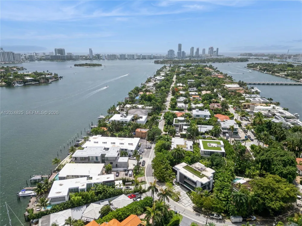 420 Hibiscus Dr Miami Beach, FL 33139
