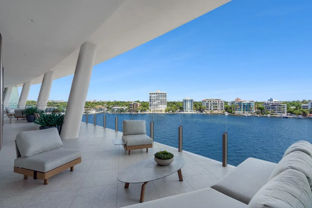 5 Grove Isle Dr #PH-L05 Coconut Grove, FL 33133
