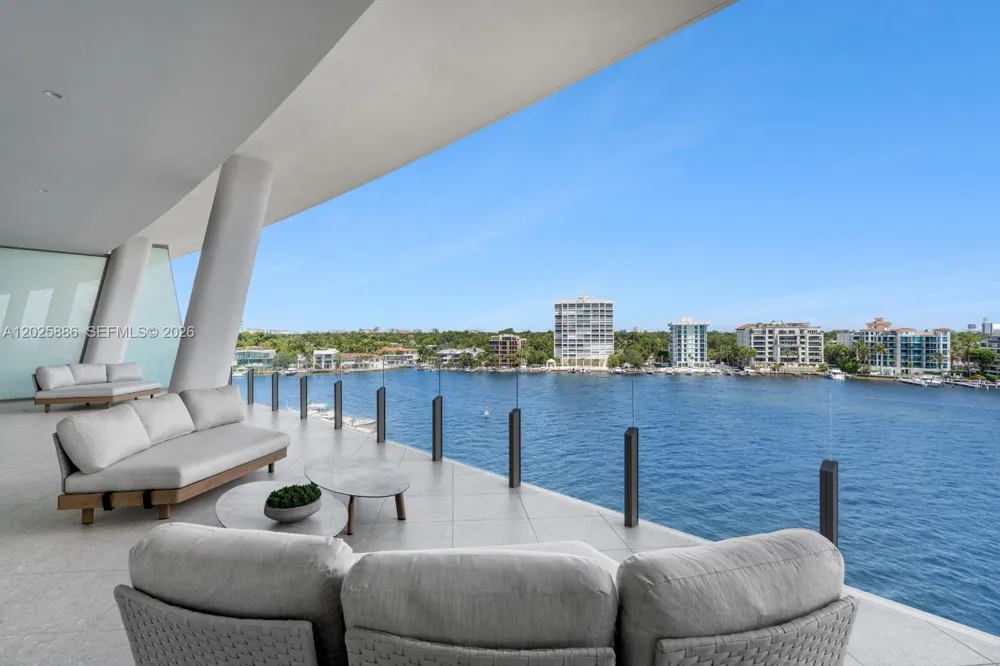 5 Grove Isle Dr #PH-L05 Coconut Grove, FL 33133