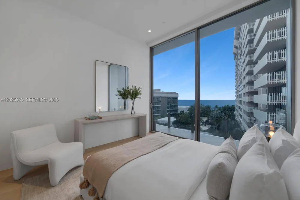 5 Grove Isle Dr #PH-L05 Coconut Grove, FL 33133