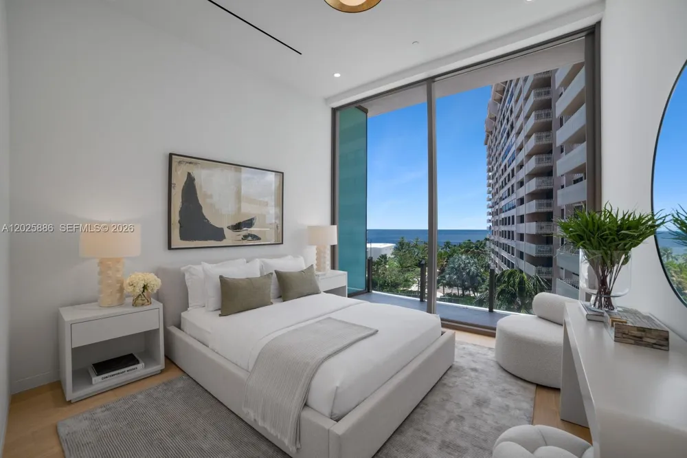5 Grove Isle Dr #PH-L05 Coconut Grove, FL 33133