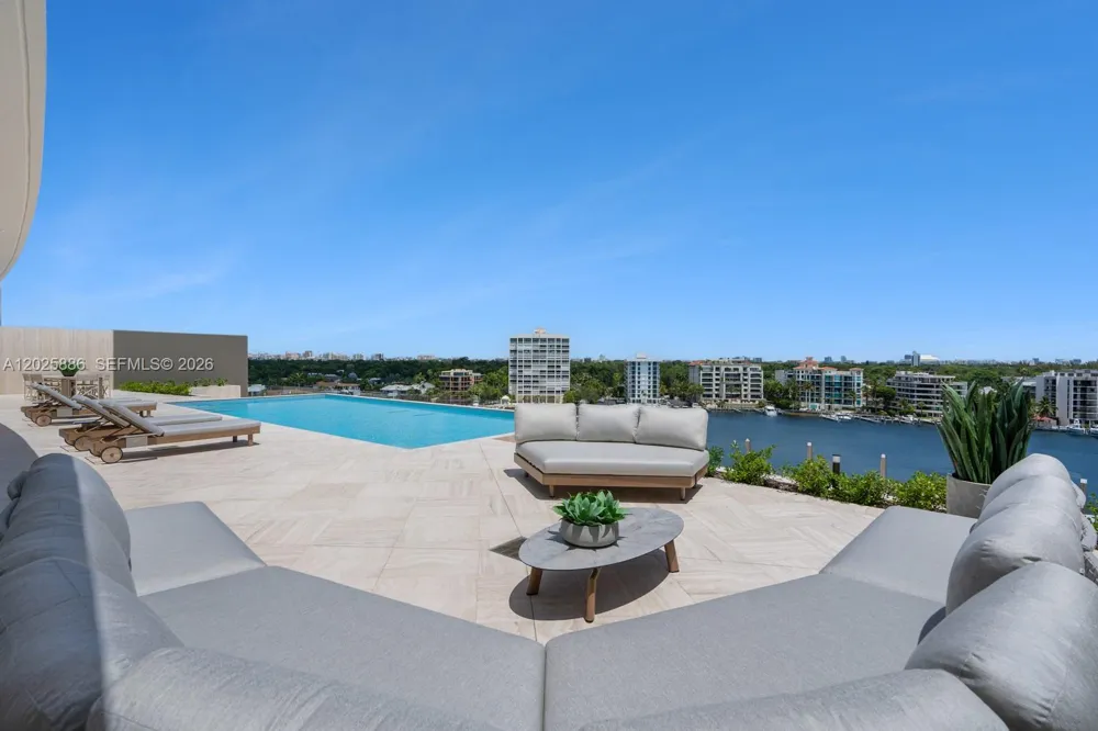 5 Grove Isle Dr #PH-L05 Coconut Grove, FL 33133
