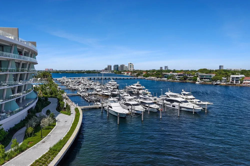 5 Grove Isle Dr #PH-L05 Coconut Grove, FL 33133