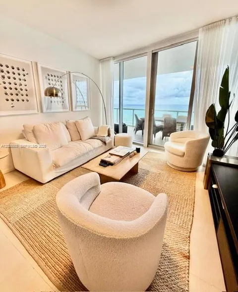17121 Collins Ave #1207