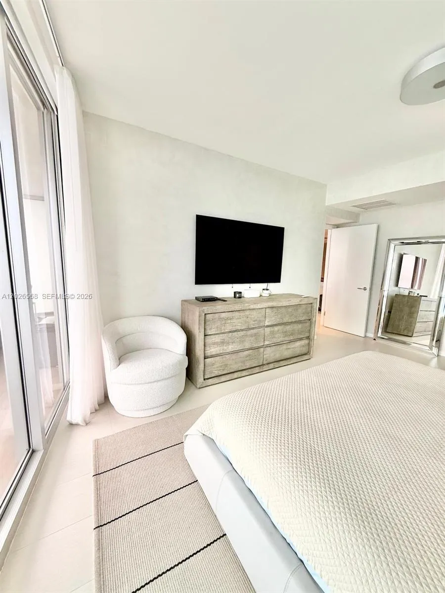 17121 Collins Ave #1207 Sunny Isles Beach, FL 33160
