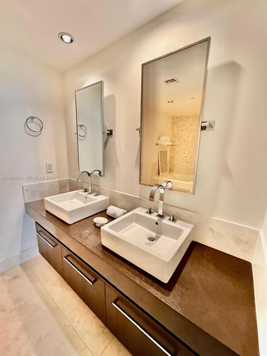 17121 Collins Ave #1207 Sunny Isles Beach, FL 33160