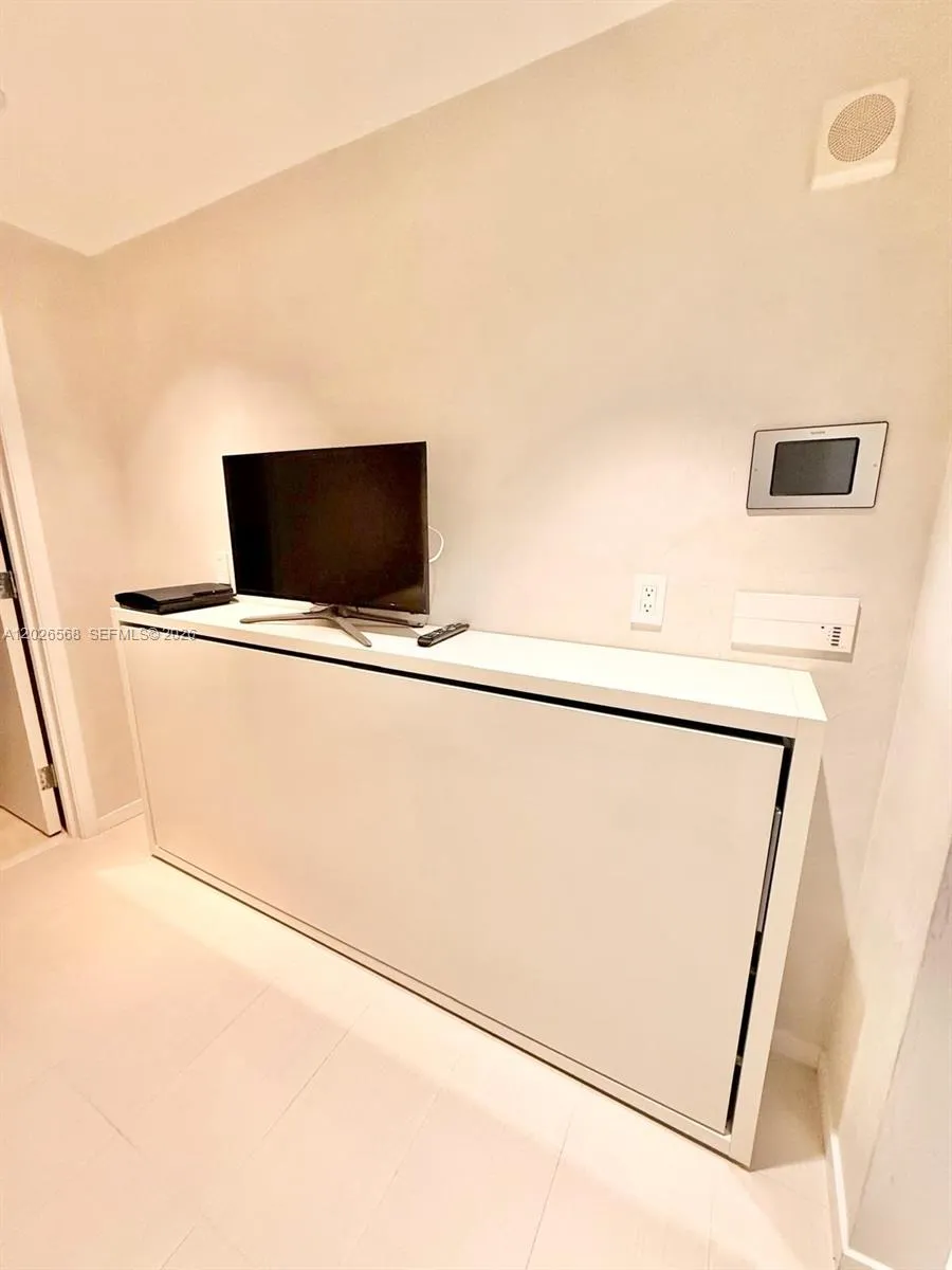 17121 Collins Ave #1207 Sunny Isles Beach, FL 33160
