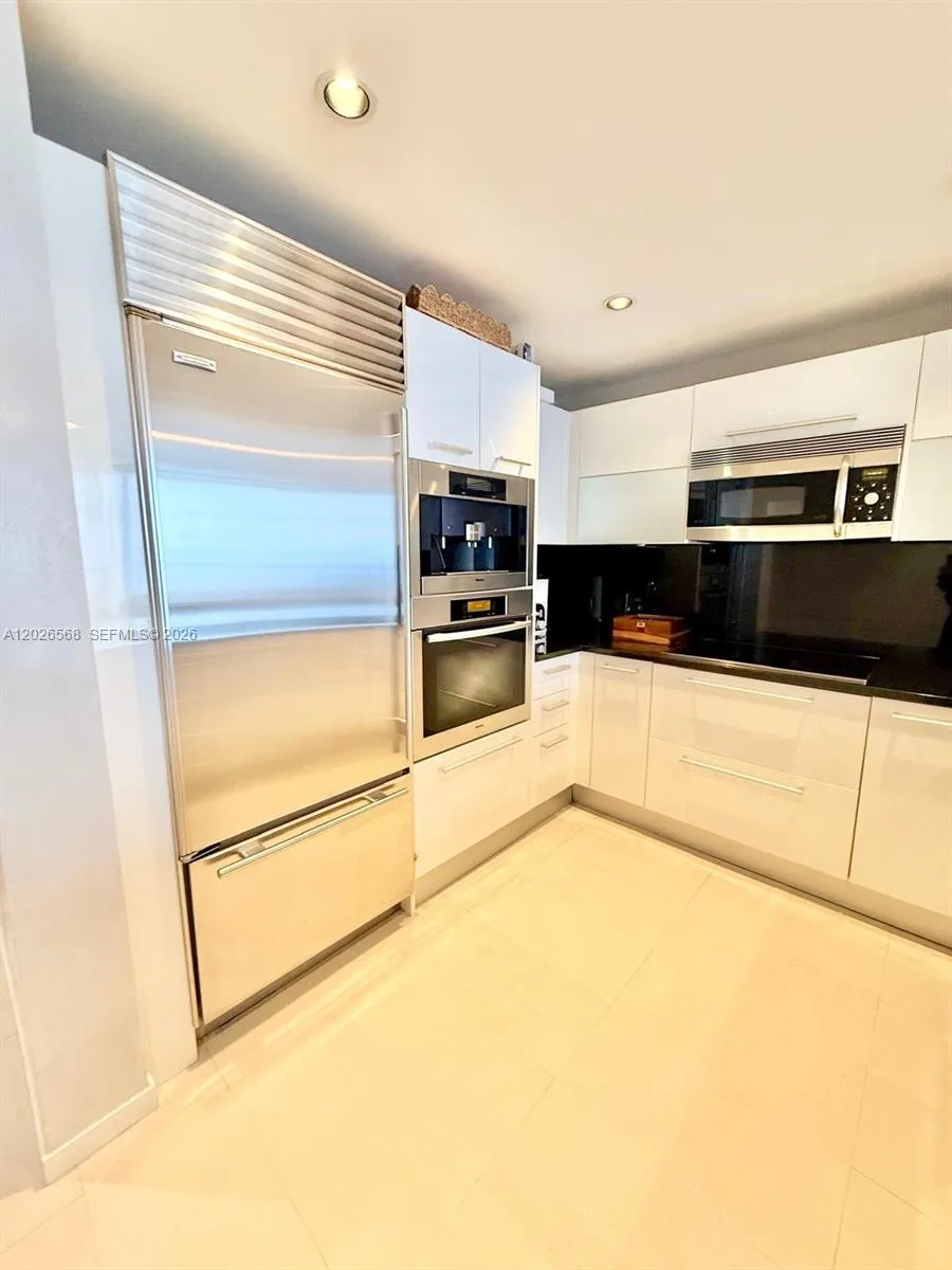 17121 Collins Ave #1207 Sunny Isles Beach, FL 33160