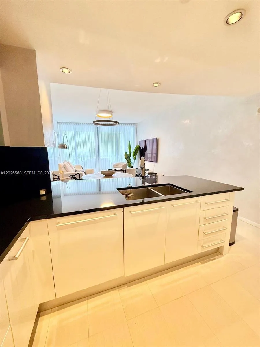 17121 Collins Ave #1207 Sunny Isles Beach, FL 33160