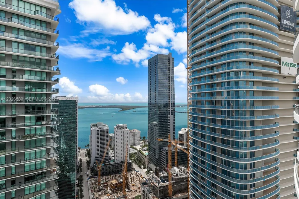 60 SW 13th St #4404 Miami, FL 33130