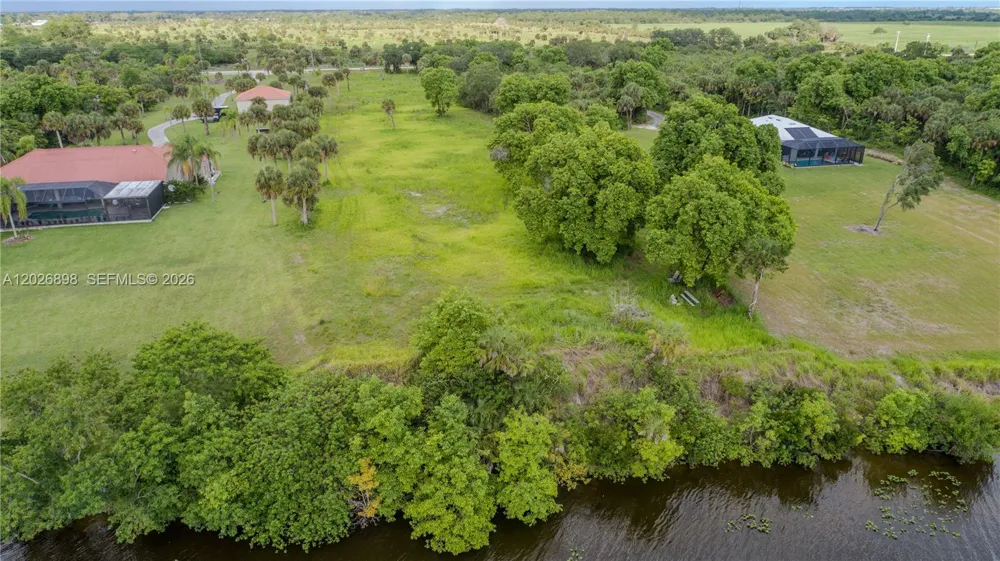 5220 Fort Denuad La Belle, FL 33935