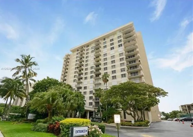 1900 S Ocean Blvd #14P Lauderdale By The Sea, FL 33062