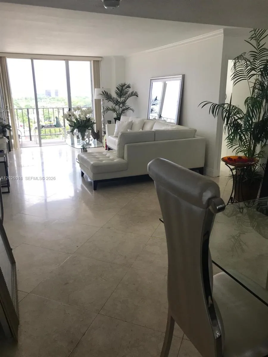 1900 S Ocean Blvd #14P Lauderdale By The Sea, FL 33062