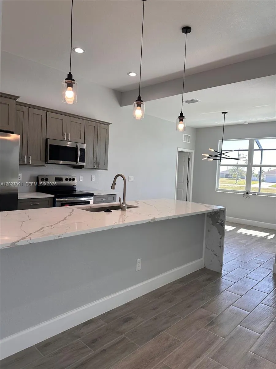 314 NW 16 Cape Coral, FL 33993