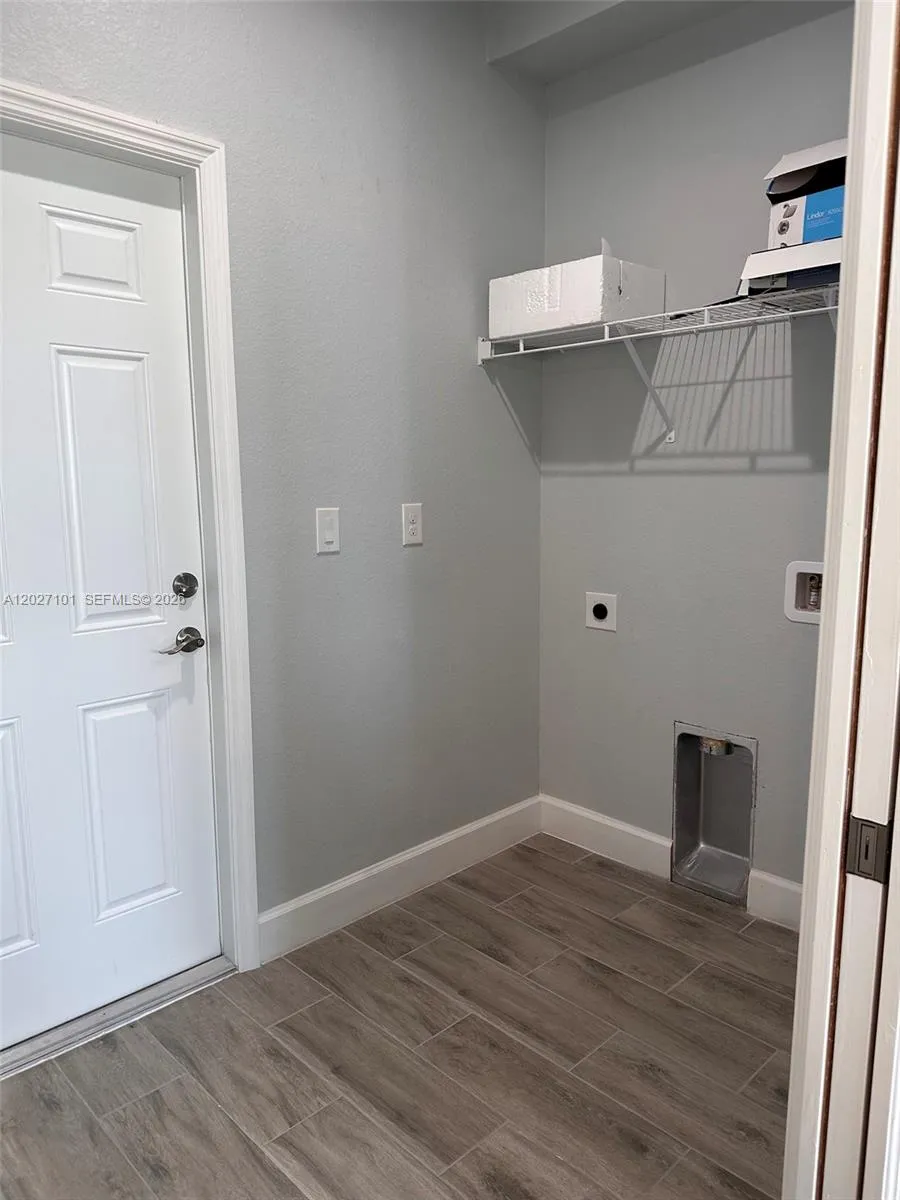 205 NW 18 Cape Coral, FL 33993