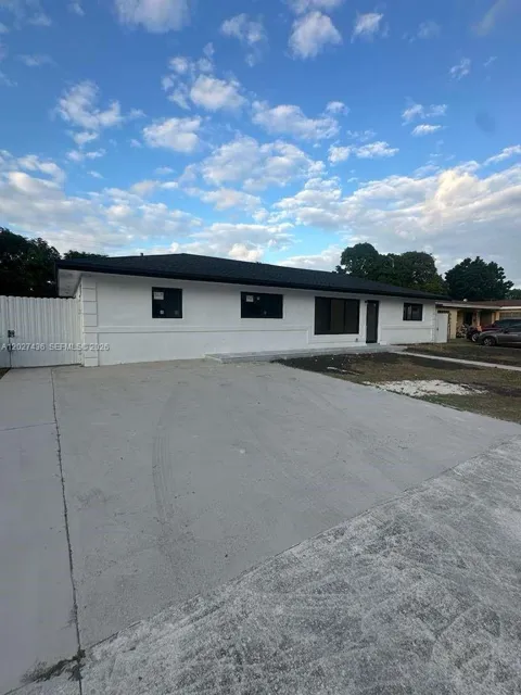 2041 NW 190th Ter
