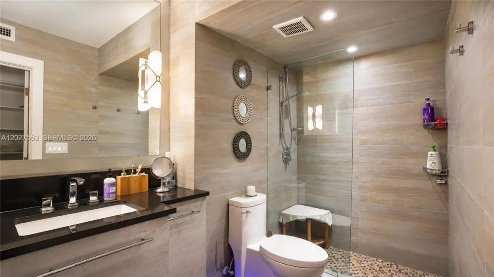 100 Lincoln Rd #533 Miami Beach, FL 33139