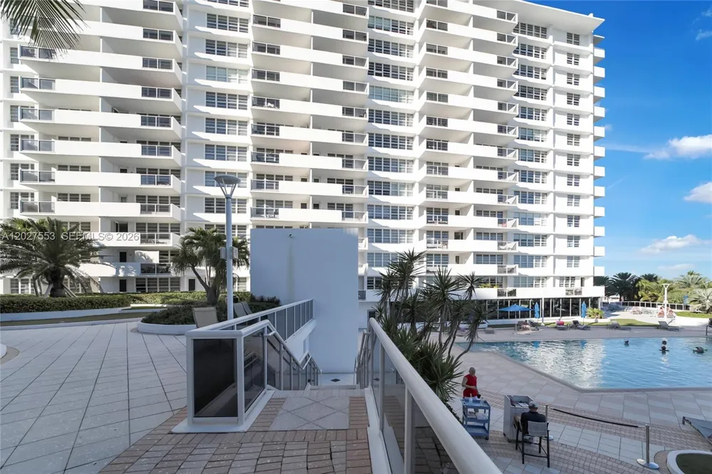 100 Lincoln Rd #533 Miami Beach, FL 33139
