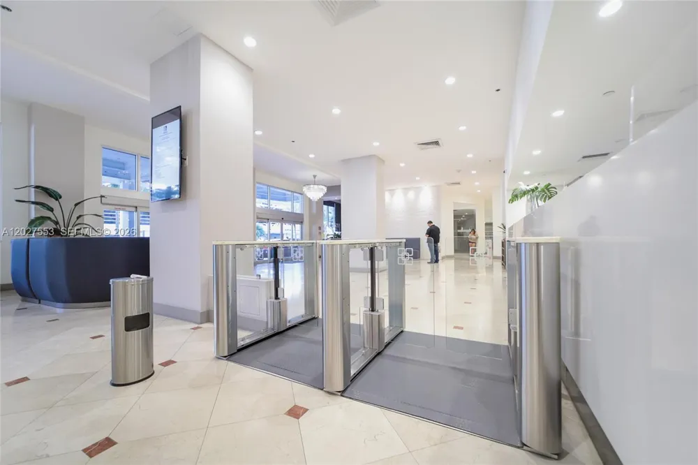 100 Lincoln Rd #533 Miami Beach, FL 33139