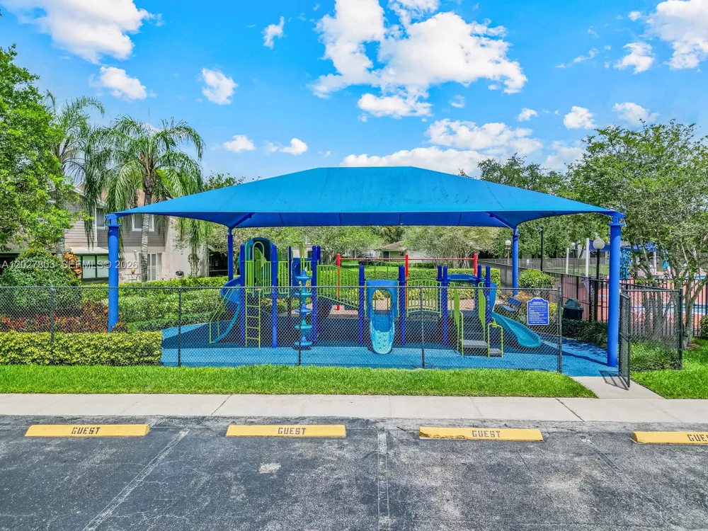 15723 Woodgate Pl #E Sunrise, FL 33326