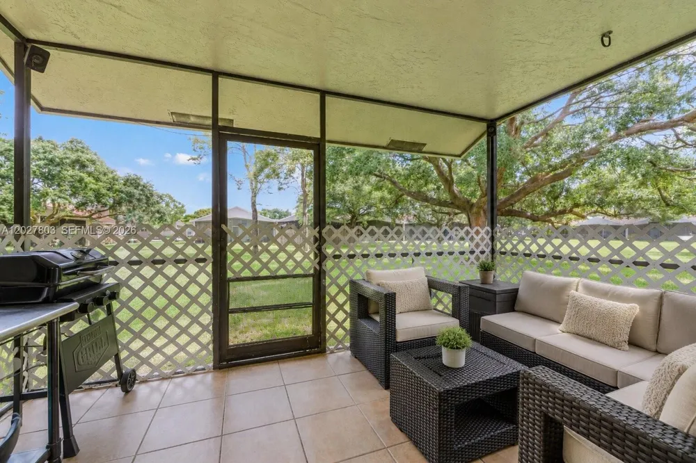 15723 Woodgate Pl #E Sunrise, FL 33326