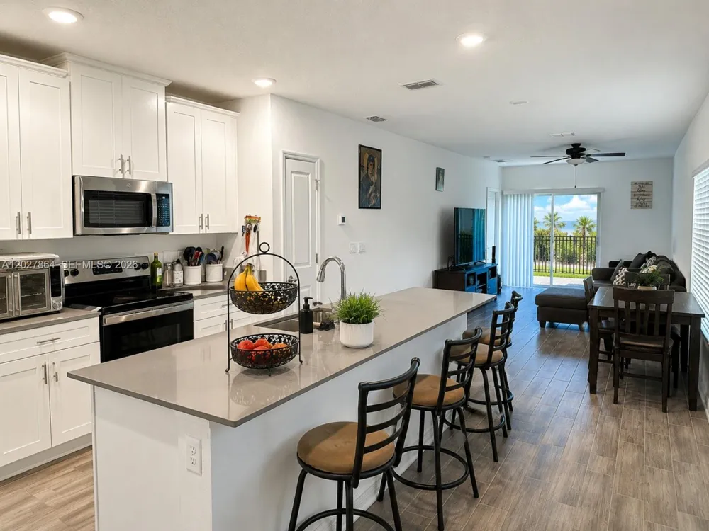 1122 Cabot Cliffs Dr Daytona, FL 32124