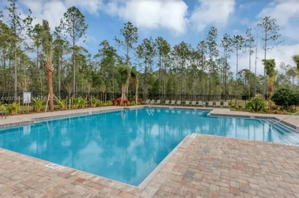 1122 Cabot Cliffs Dr Daytona, FL 32124