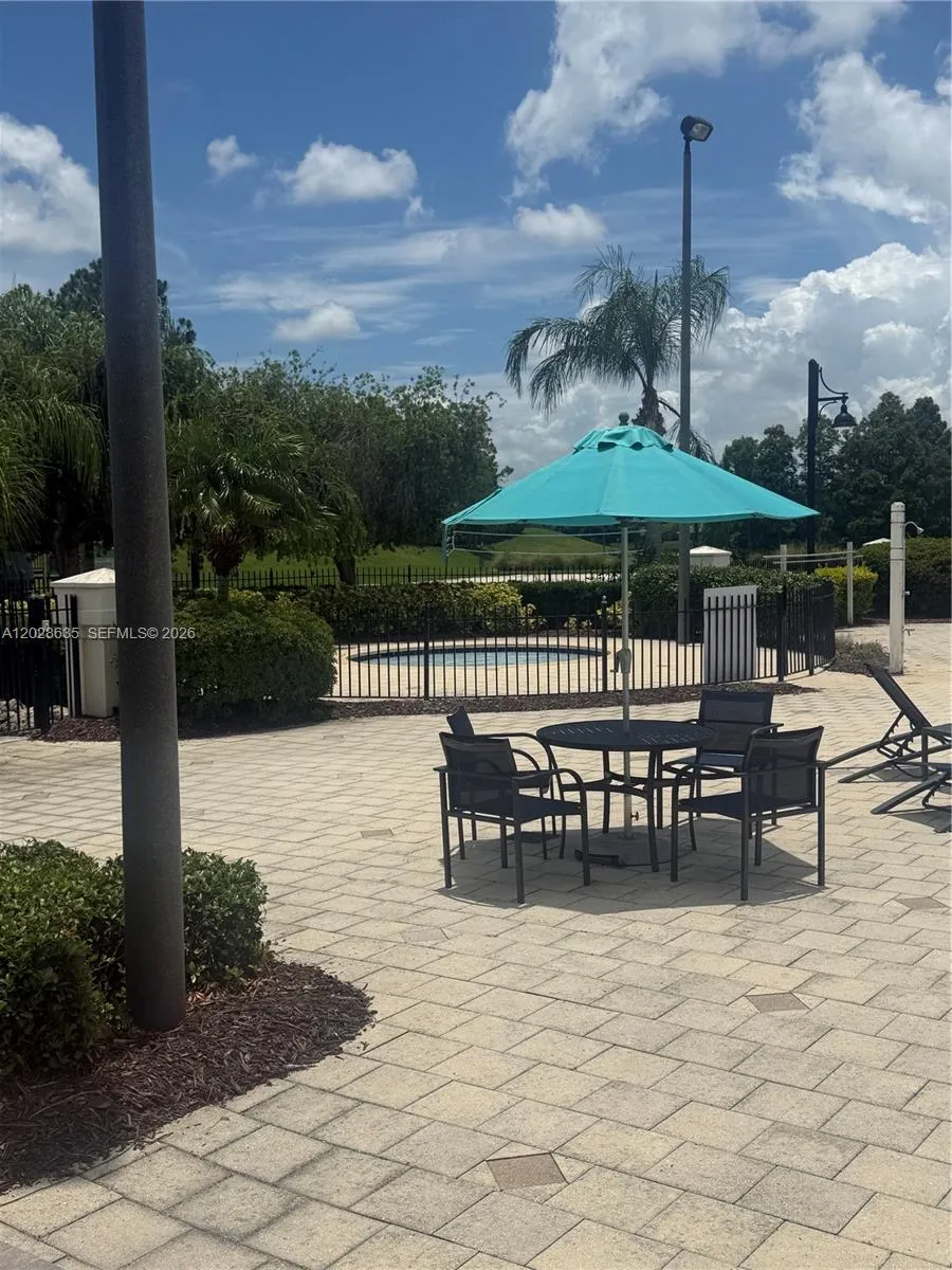 342 STAR SHELL DR Tampa, FL 33572