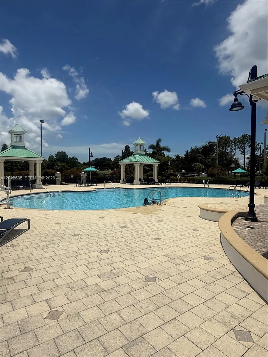 342 STAR SHELL DR Tampa, FL 33572