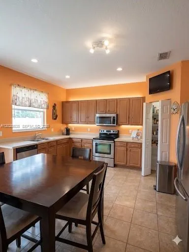 342 STAR SHELL DR Tampa, FL 33572