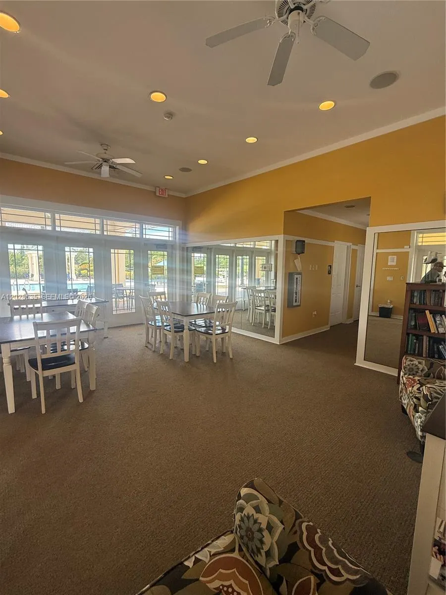 342 STAR SHELL DR Tampa, FL 33572