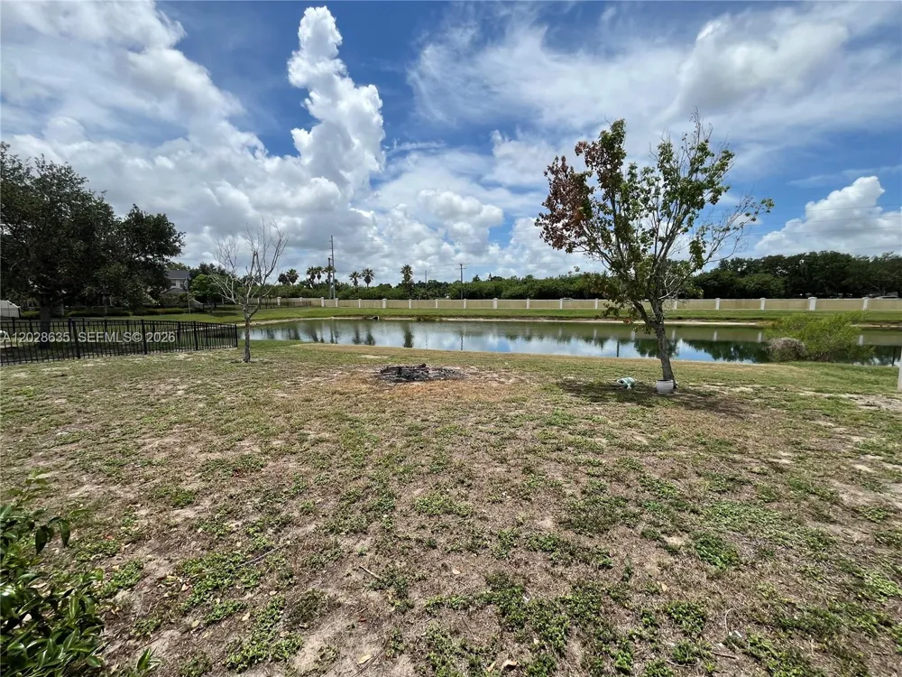 342 STAR SHELL DR Tampa, FL 33572