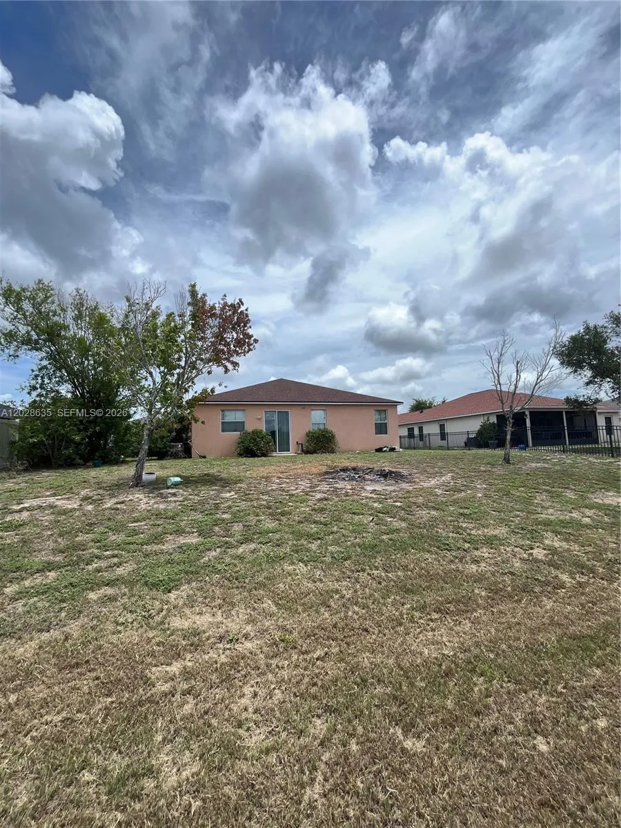 342 STAR SHELL DR Tampa, FL 33572