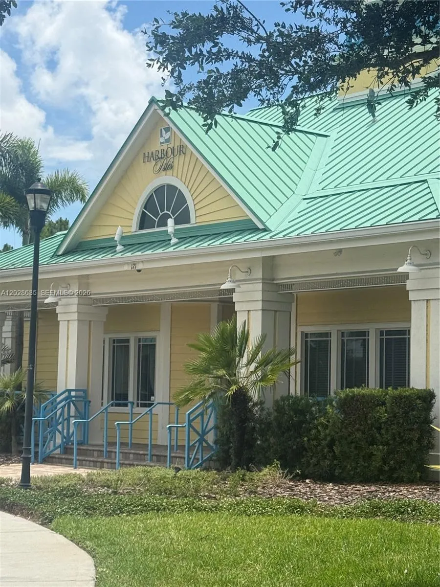 342 STAR SHELL DR Tampa, FL 33572