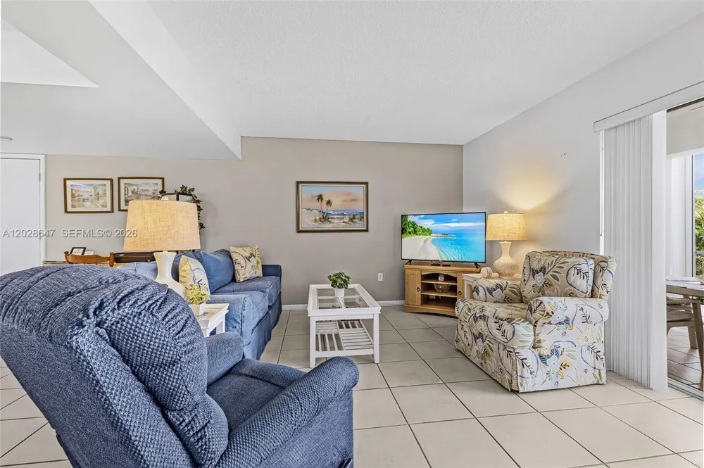 8 watercolor way Naples, FL 34113