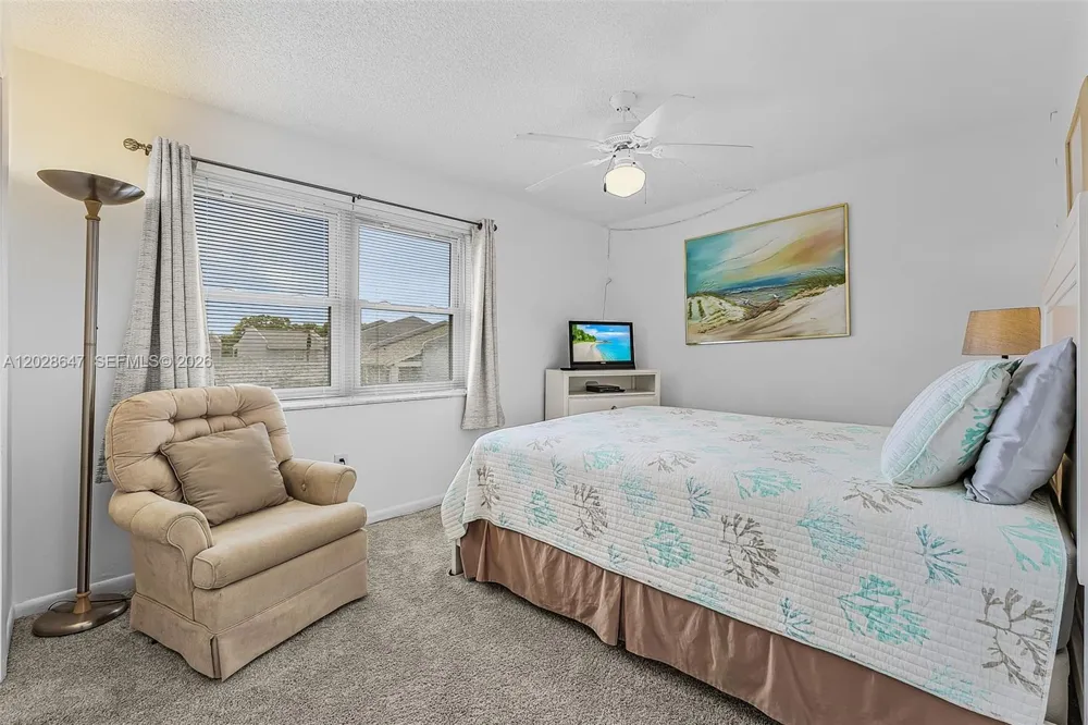 8 watercolor way Naples, FL 34113