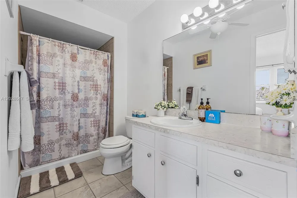 8 watercolor way Naples, FL 34113