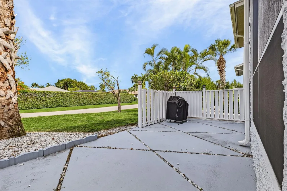 8 watercolor way Naples, FL 34113