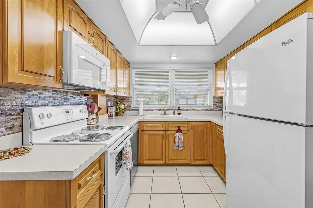 8 watercolor way Naples, FL 34113