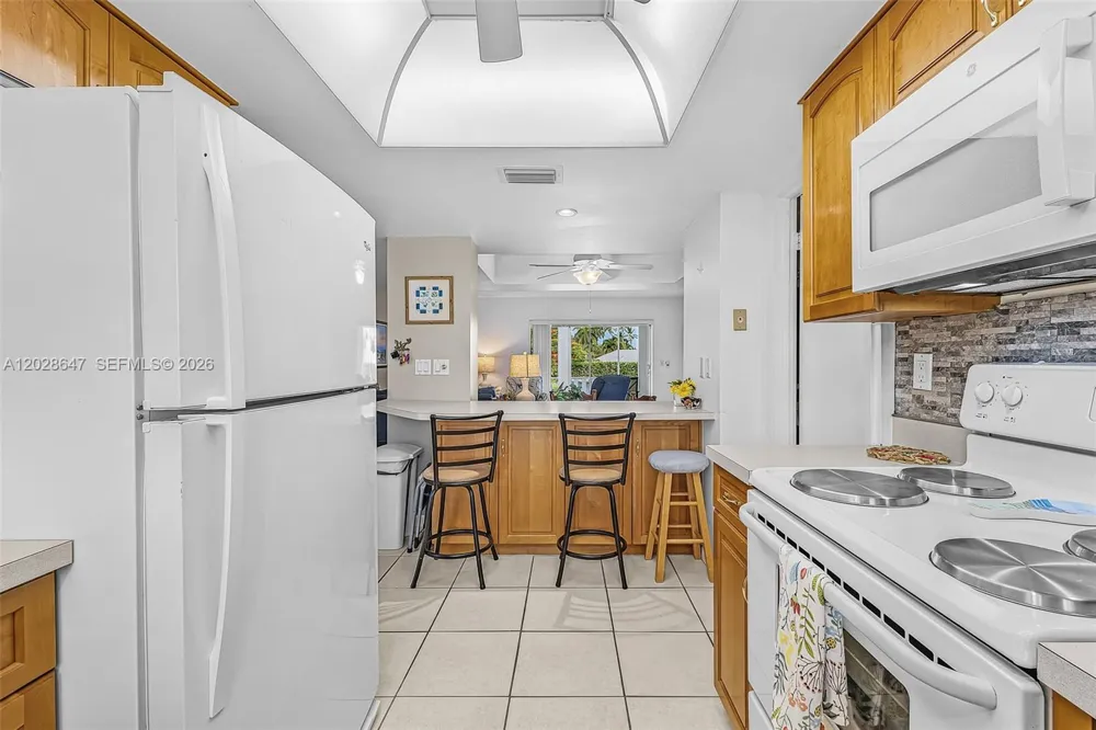 8 watercolor way Naples, FL 34113