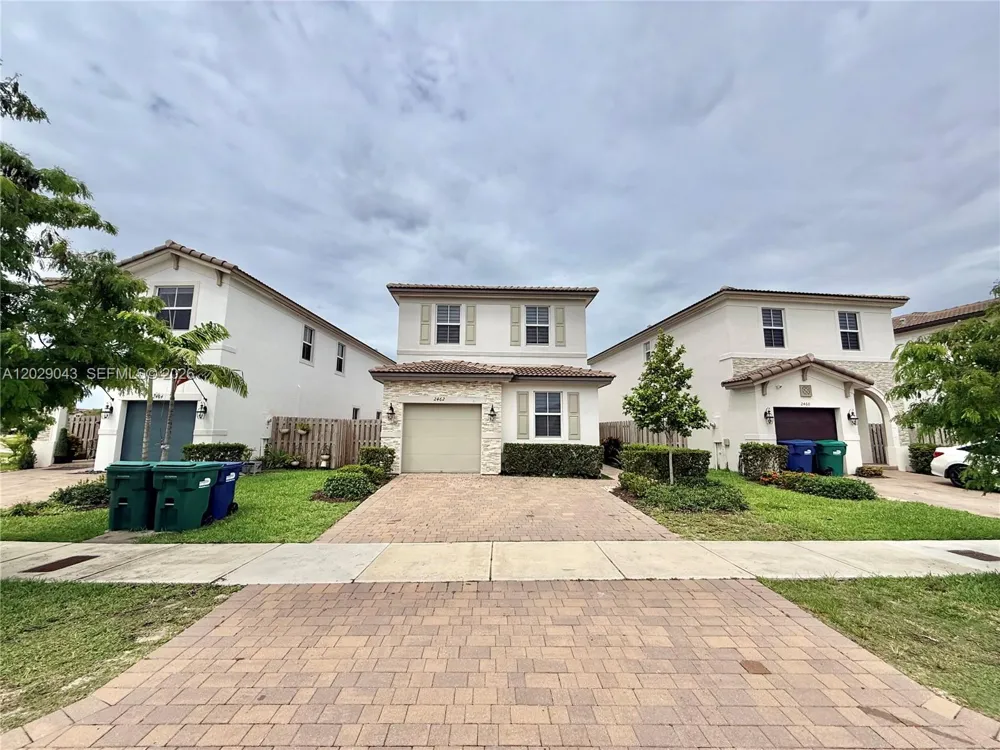 2462 NW 131st Cir Miami, FL 33167
