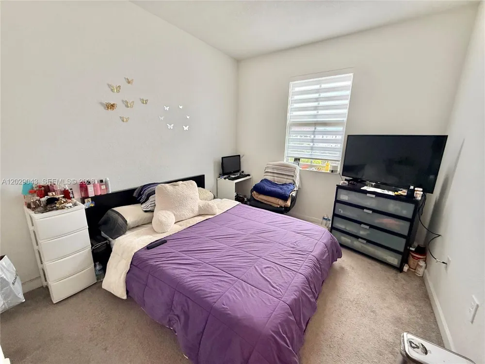 2462 NW 131st Cir Miami, FL 33167